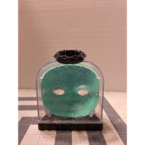 Monster High Gore-geous Ghoul Beast Freaky Friend mask in case - Picture 3 of 5